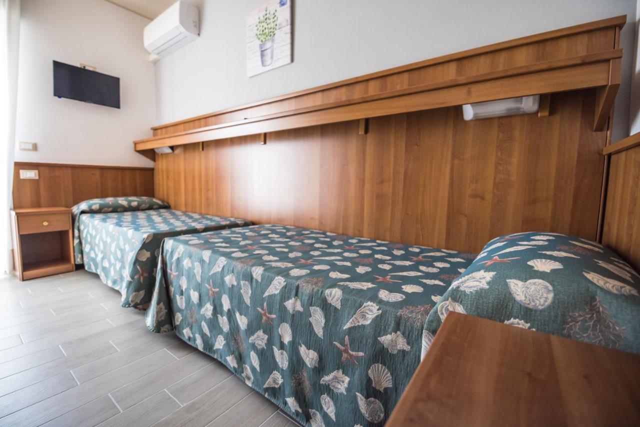 Hotel Jesolo Sand Bagian luar foto